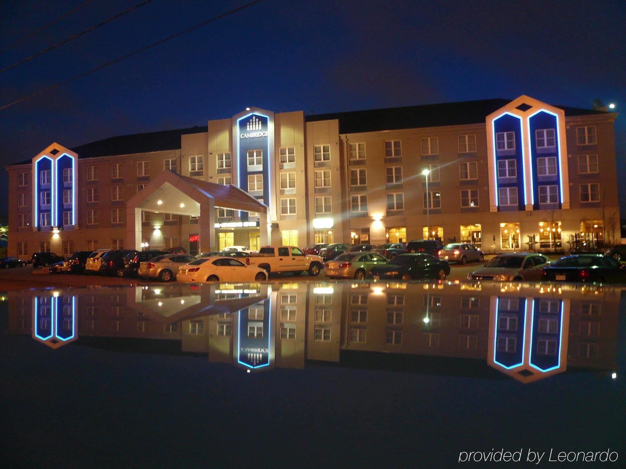 Cambridge Hotel And Conference Centre Esterno foto