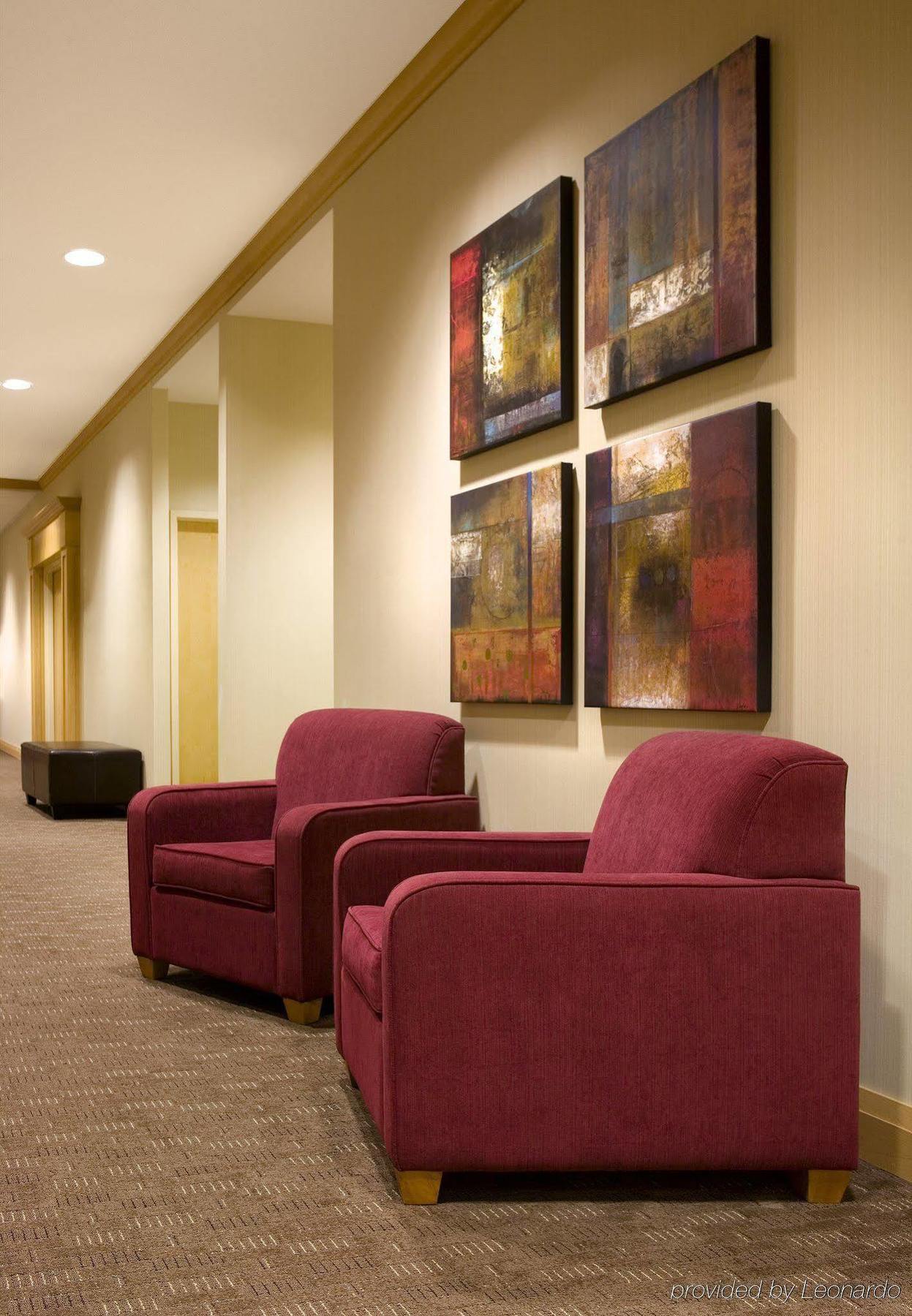 Cambridge Hotel And Conference Centre Esterno foto
