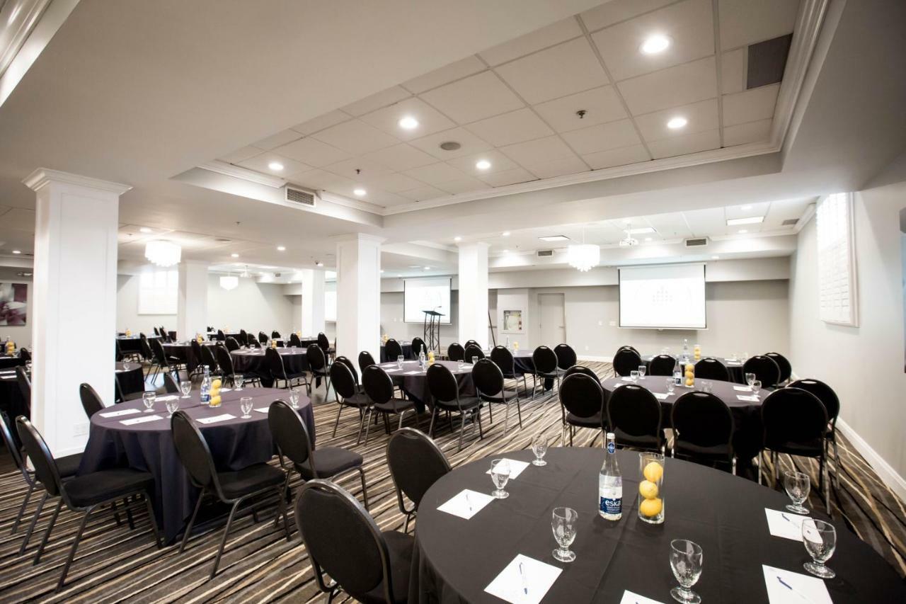Cambridge Hotel And Conference Centre Esterno foto
